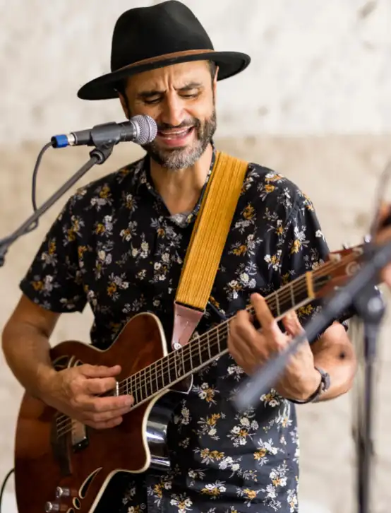 Andrew Baldino — artist in Airlie Beach