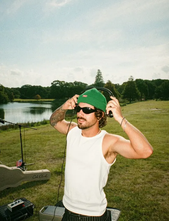 Gabriel Parisotto — artist in Airlie Beach