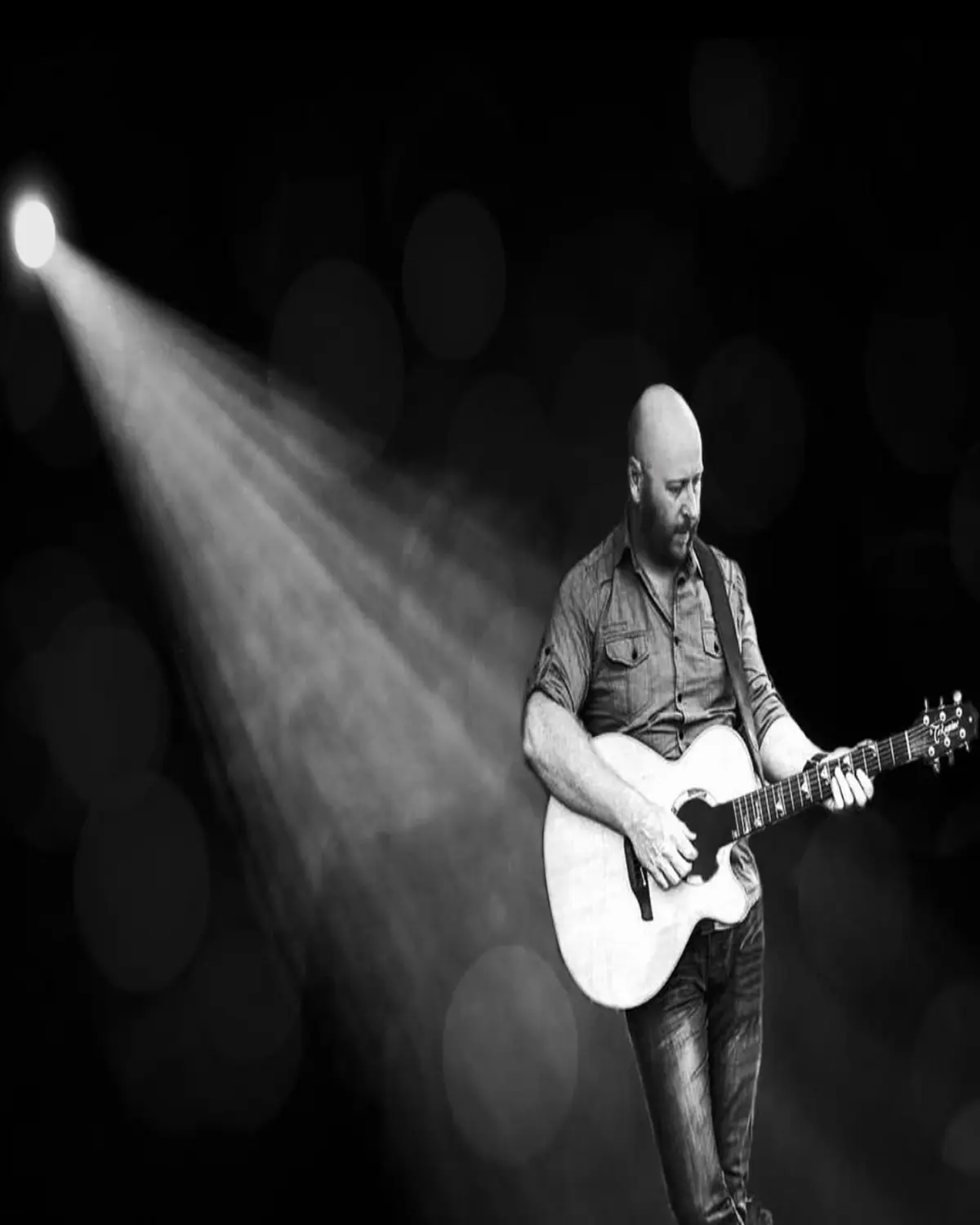 Mike Duff — artist in Airlie Beach