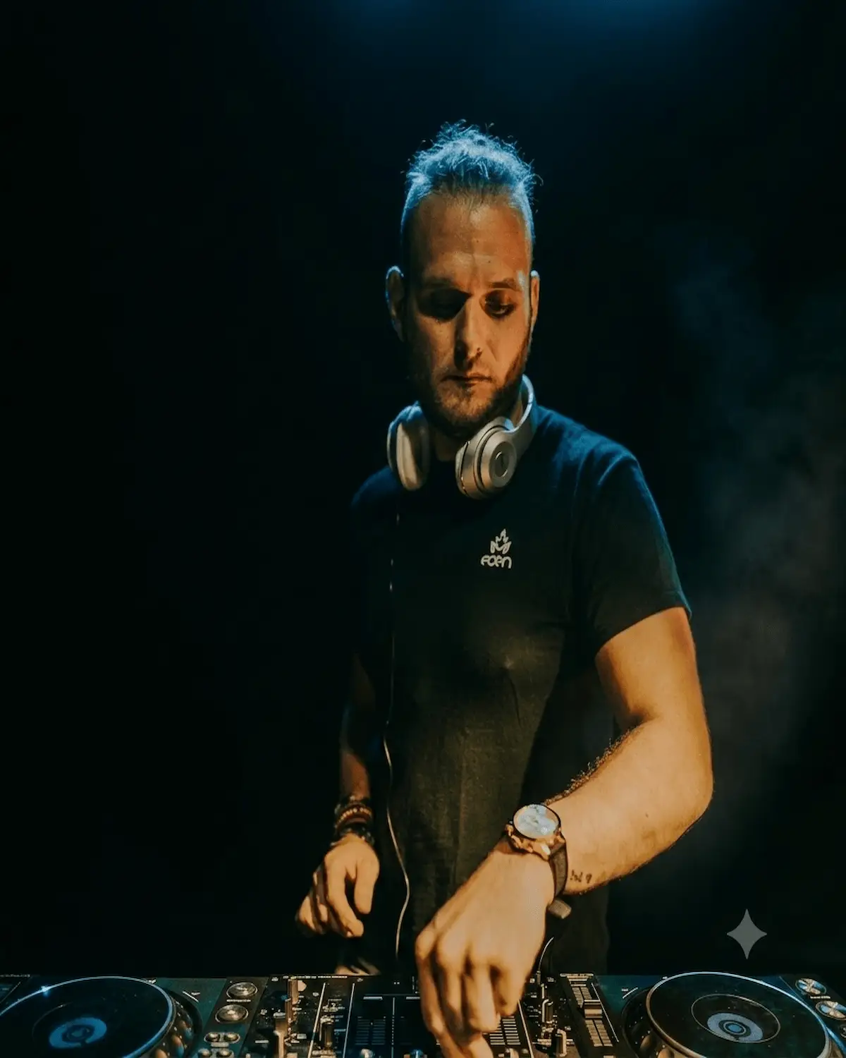 DJ Ahri — artist in Airlie Beach