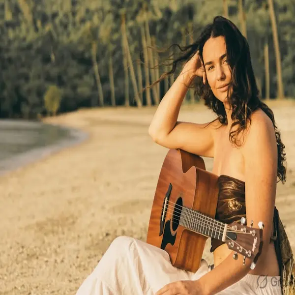 Grace Franklin — artist in Airlie Beach