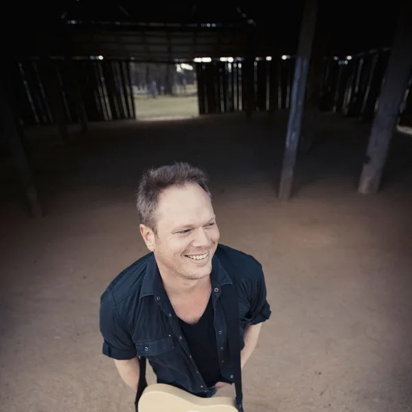 Ben Ransom — artist in Airlie Beach