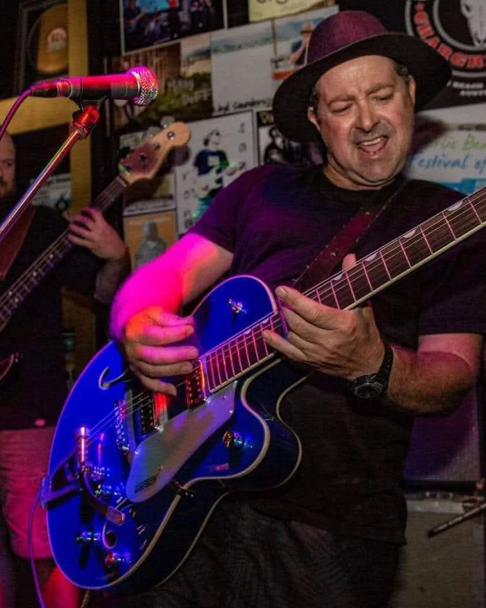 Corey Harris — artist in Airlie Beach