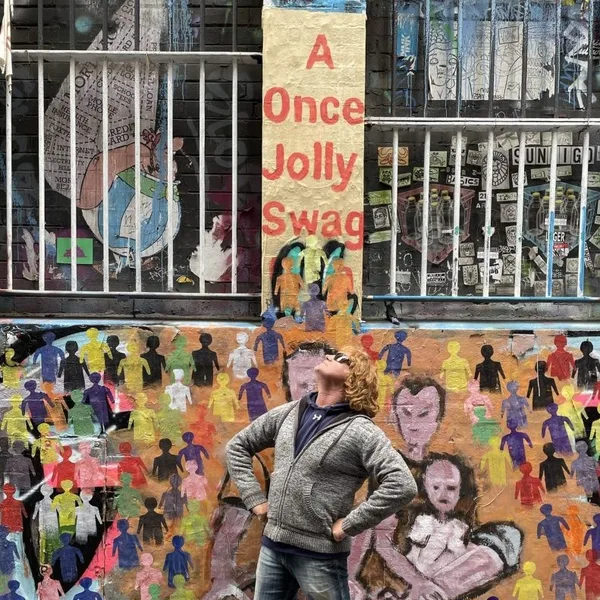 Jolly Jingo — artist in Airlie Beach