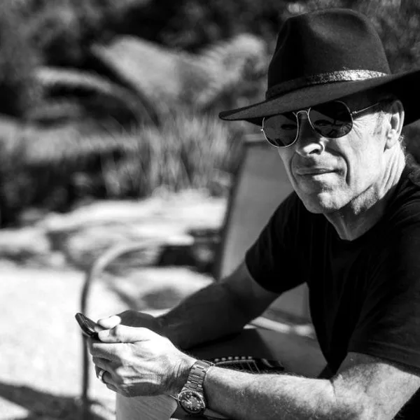 Mark Seymour — artist in Airlie Beach
