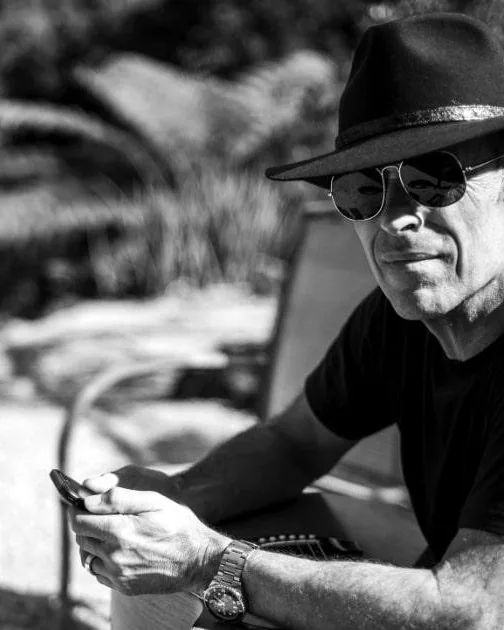 Mark Seymour — artist in Airlie Beach