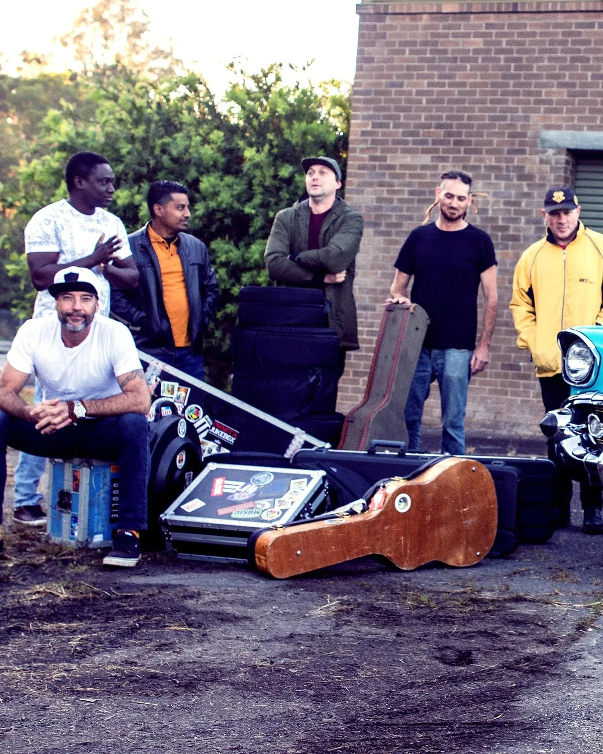 The Wayward Suns — artist in Airlie Beach