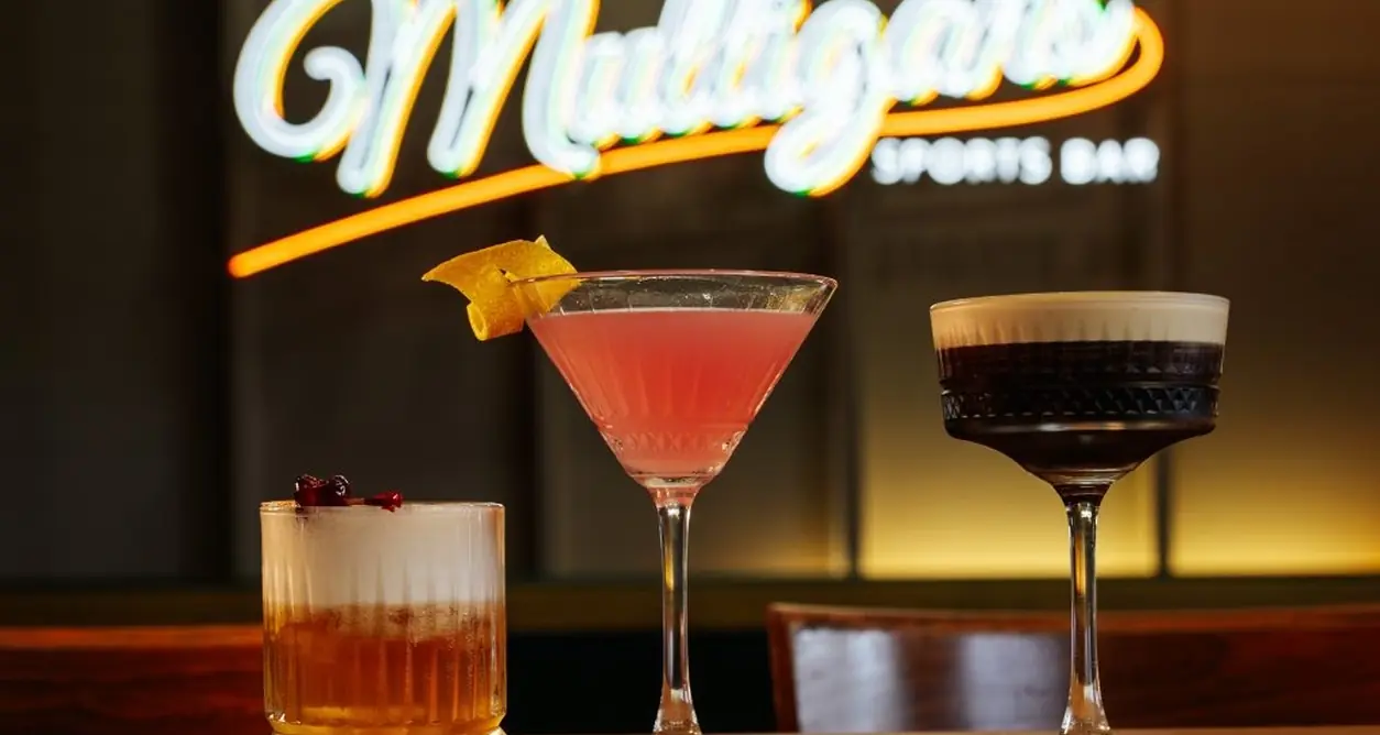 Mulligans — venue in Airlie Beach